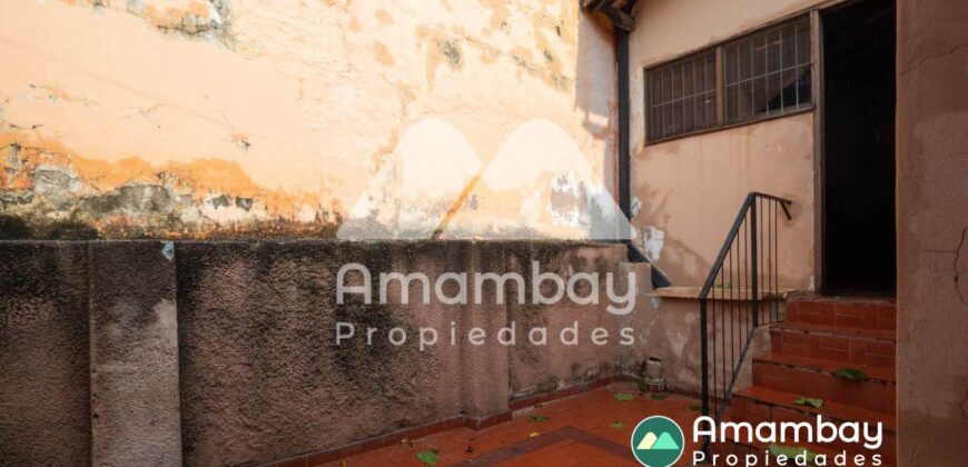 0893 CASA EN Bo. DR. GASPAR RODRÍGUEZ DE FRANCIA, ZONA NUEVAS OFICINAS DEL GOBIERNO