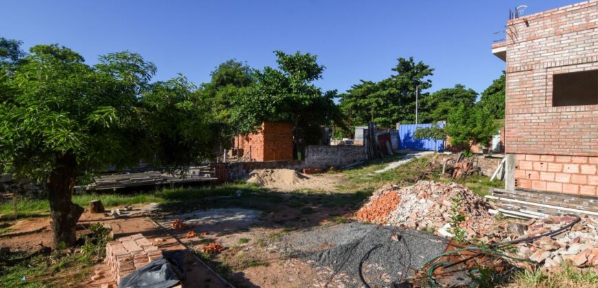 0100 CASA EN BARRIO REPUBLICANO, ZONA UCA