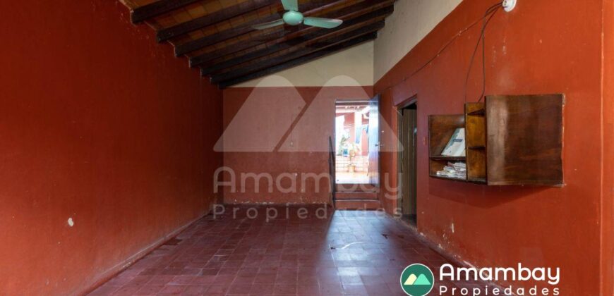 0893 CASA EN Bo. DR. GASPAR RODRÍGUEZ DE FRANCIA, ZONA NUEVAS OFICINAS DEL GOBIERNO