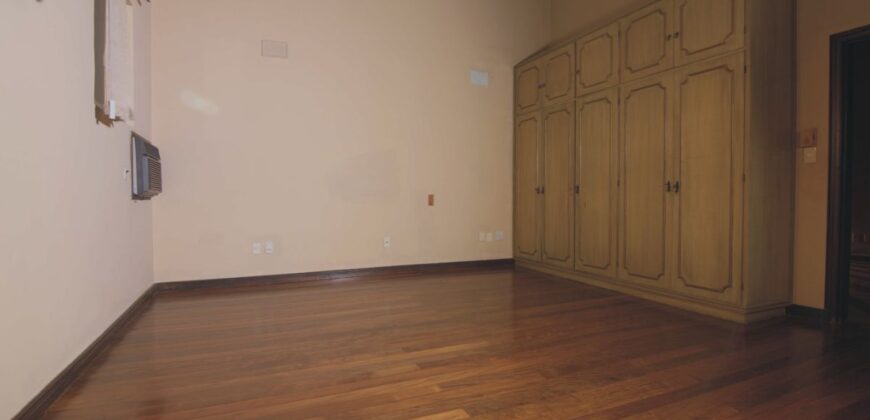 0811 RESIDENCIA EN BARRIO MARISCAL LÓPEZ