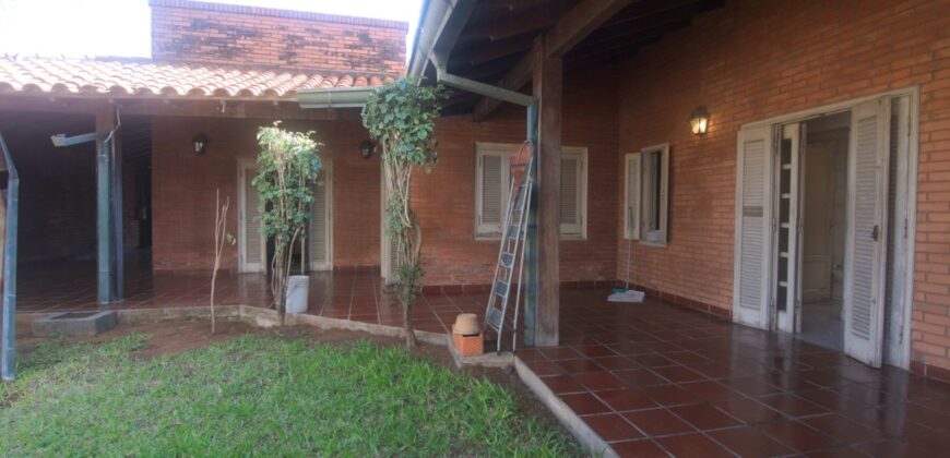 0051 CASA PARA RESTAURACIÓN, ZONA COLEGIO CRISTO REY