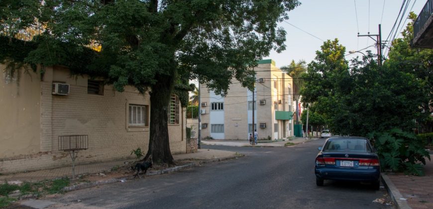 A0158 ALQUILO SALÓN COMERCIAL, BARRIO SAJONIA