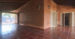 0051 CASA PARA RESTAURACIÓN, ZONA COLEGIO CRISTO REY