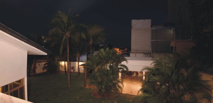 0811 RESIDENCIA EN BARRIO MARISCAL LÓPEZ