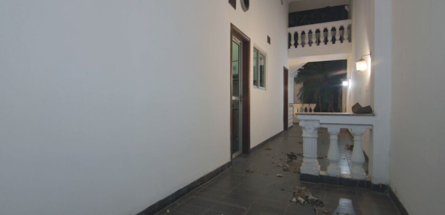 0811 RESIDENCIA EN BARRIO MARISCAL LÓPEZ