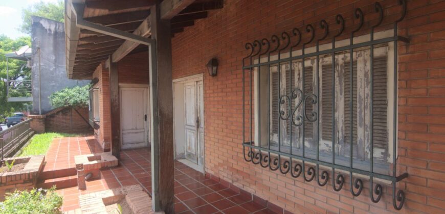 0051 CASA PARA RESTAURACIÓN, ZONA COLEGIO CRISTO REY