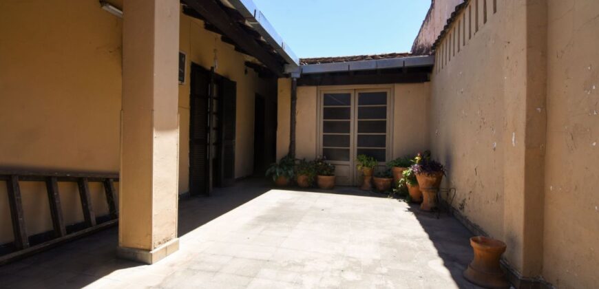 0076 CASA EN BARRIO PETTIROSSI
