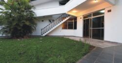 0811 RESIDENCIA EN BARRIO MARISCAL LÓPEZ