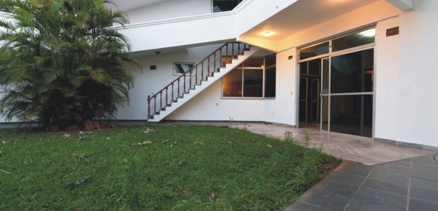 0811 RESIDENCIA EN BARRIO MARISCAL LÓPEZ