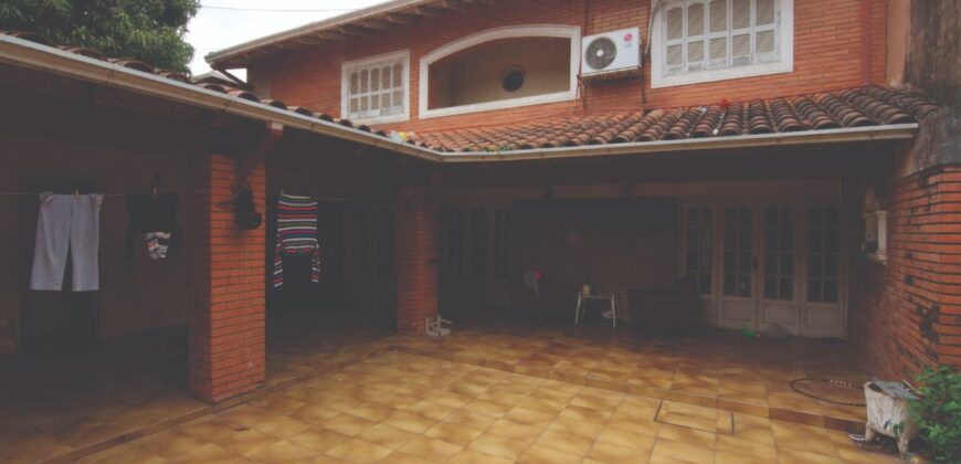 0788 CASA EN BARRIO MARISCAL LÓPEZ (PARA RESTAURACIÓN)