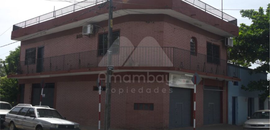 0490 CASA CON SALONES EN BARRIO BERNARDINO CABALLERO, ZONA AVDA. GENERAL SANTOS