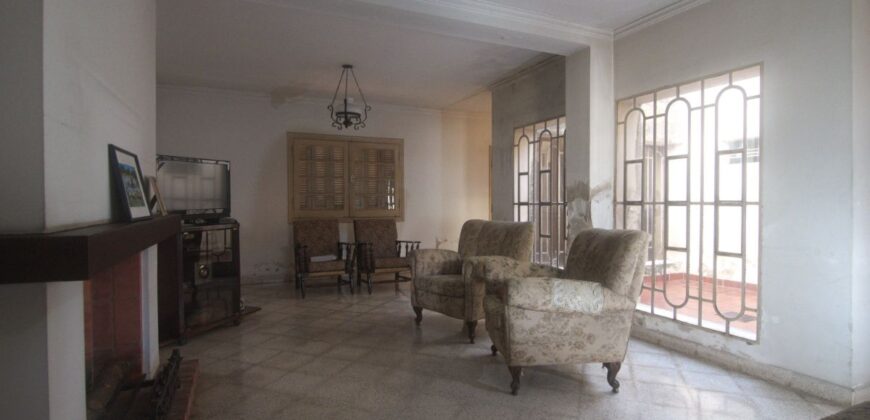 0051 CASA PARA RESTAURACIÓN, ZONA COLEGIO CRISTO REY