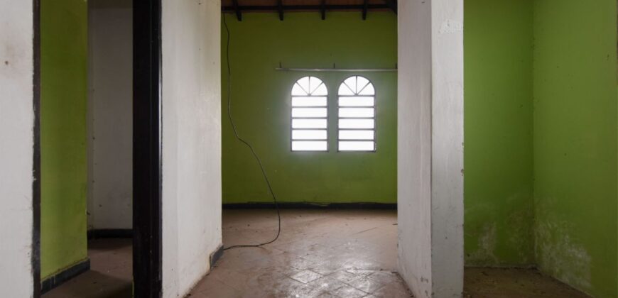 0105 CASA EN LAMBARE, ZONA AVDA. BRUNO GUGGIARI