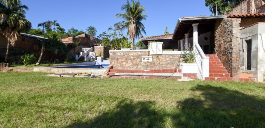0100 CASA EN BARRIO REPUBLICANO, ZONA UCA