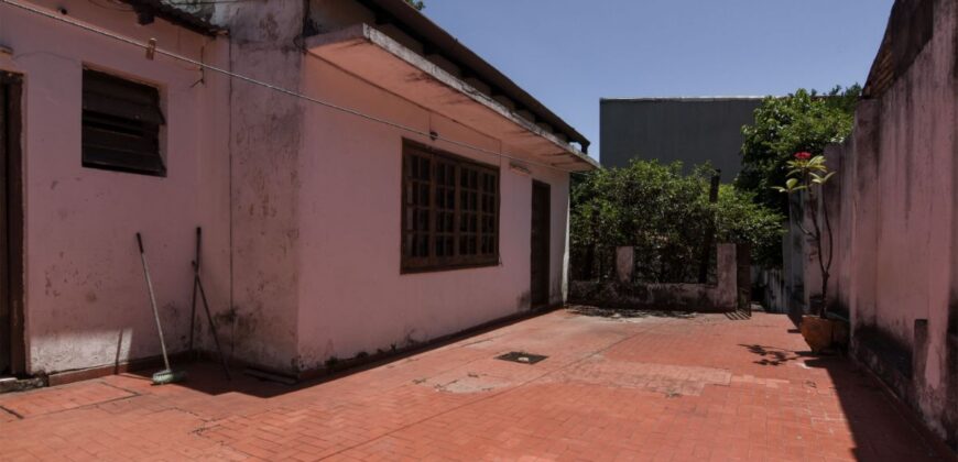 0076 CASA EN BARRIO PETTIROSSI