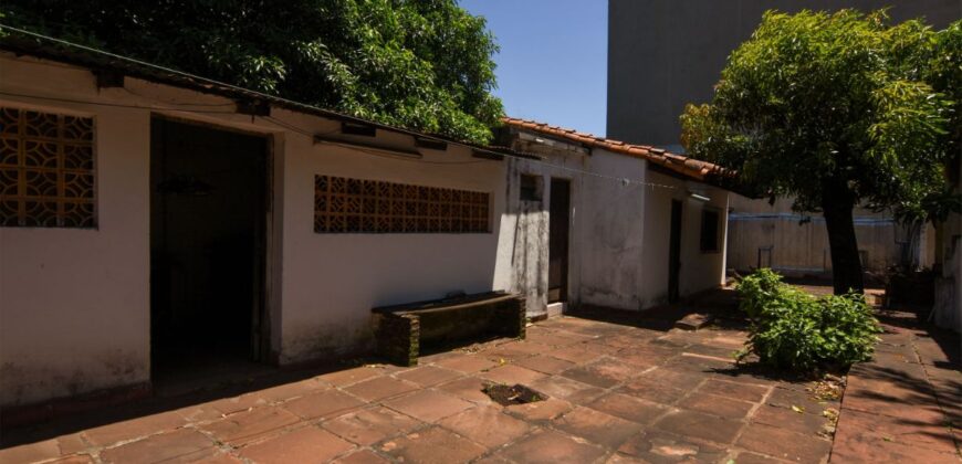 0076 CASA EN BARRIO PETTIROSSI