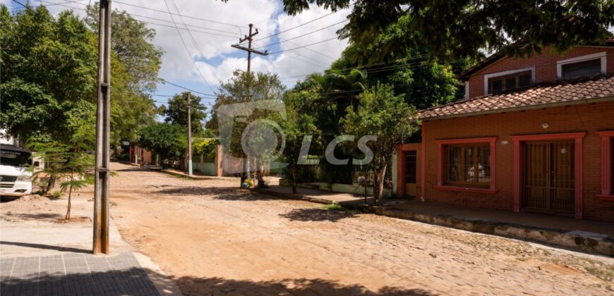 0133 CASA EN CAACUPE, BARRIO GENERAL DÍAZ