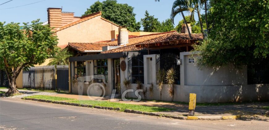 0145 CASA EN BARRIO MBURUCUYA, ZONA AVDA. SANTÍSIMA TRINIDAD