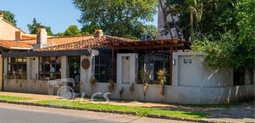 0145 CASA EN BARRIO MBURUCUYA, ZONA AVDA. SANTÍSIMA TRINIDAD