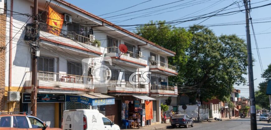 0144 EDIFICIO DE SALONES, OFICINAS Y DPTOS. EN BARRIO SAJONIA