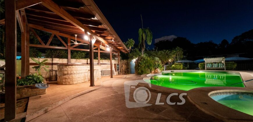 0156 RESIDENCIA EN LAMBARÉ, ZONA YACHT Y GOLF CLUB