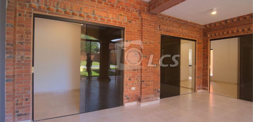 0764 RESIDENCIA A ESTRENAR, BARRIO MBOCAYATY