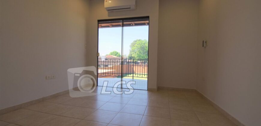 0764 RESIDENCIA A ESTRENAR, BARRIO MBOCAYATY