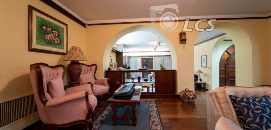 0156 RESIDENCIA EN LAMBARÉ, ZONA YACHT Y GOLF CLUB