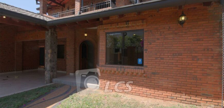 0764 RESIDENCIA A ESTRENAR, BARRIO MBOCAYATY