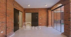 0764 RESIDENCIA A ESTRENAR, BARRIO MBOCAYATY