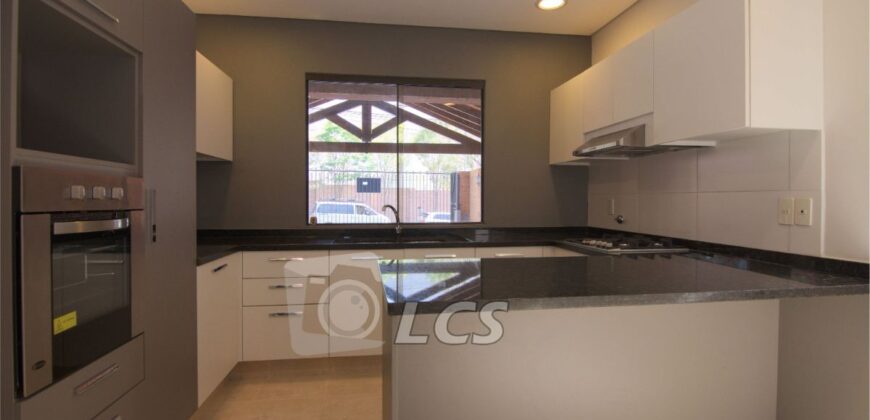 0764 RESIDENCIA A ESTRENAR, BARRIO MBOCAYATY