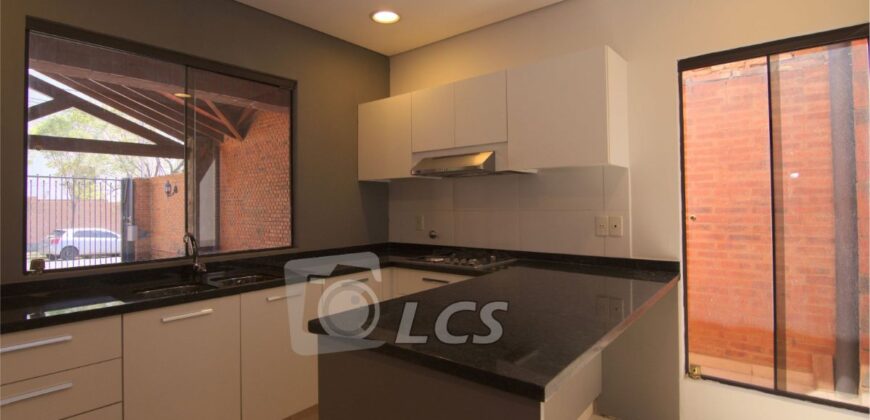 0764 RESIDENCIA A ESTRENAR, BARRIO MBOCAYATY