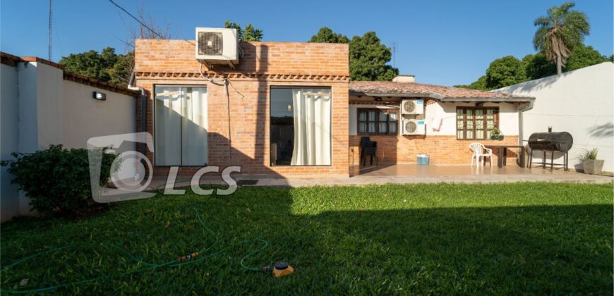 0165 CASA EN BARRIO SANTA ANA, ZONA UNIVERSIDAD CATÓLICA