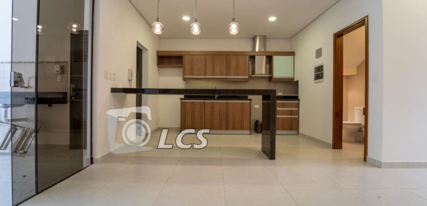 A0184 ALQUILO DUPLEX EN LAMBARE, ZONA EX HOSPITAL DEL CORAZÓN