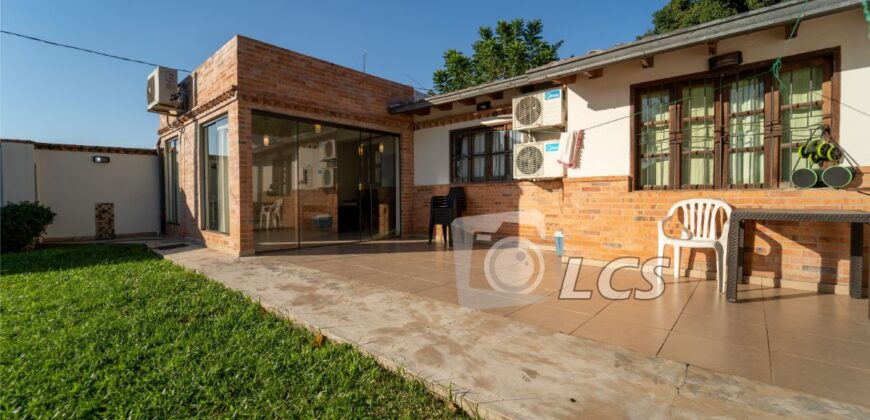 0165 CASA EN BARRIO SANTA ANA, ZONA UNIVERSIDAD CATÓLICA