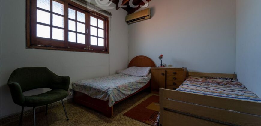 0157 CASA EN BARRIO MBURUCUYA, ZONA FACULTAD DE DERECHO 