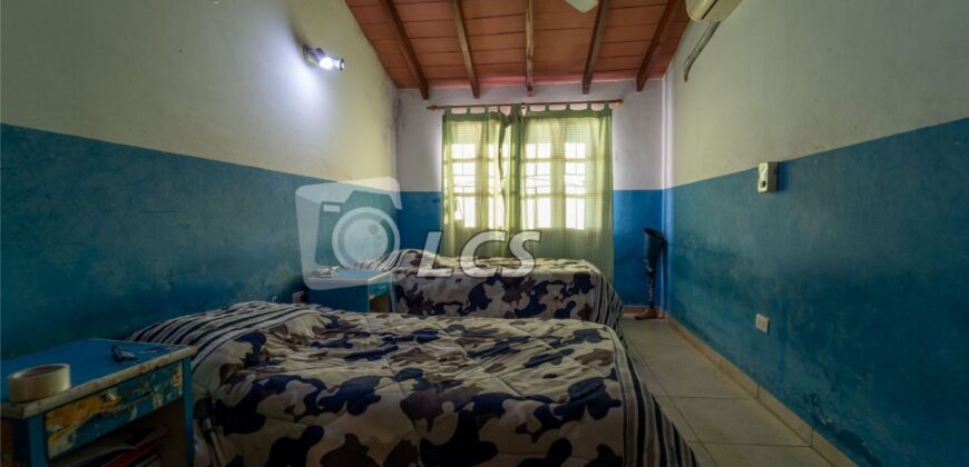 0165 CASA EN BARRIO SANTA ANA, ZONA UNIVERSIDAD CATÓLICA