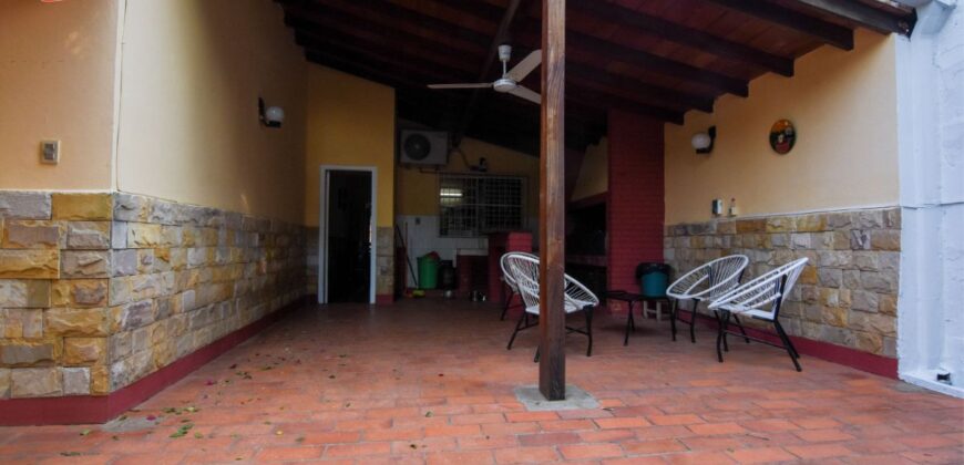 A0197 ALQUILO CASA EN BARRIO SAN VICENTE