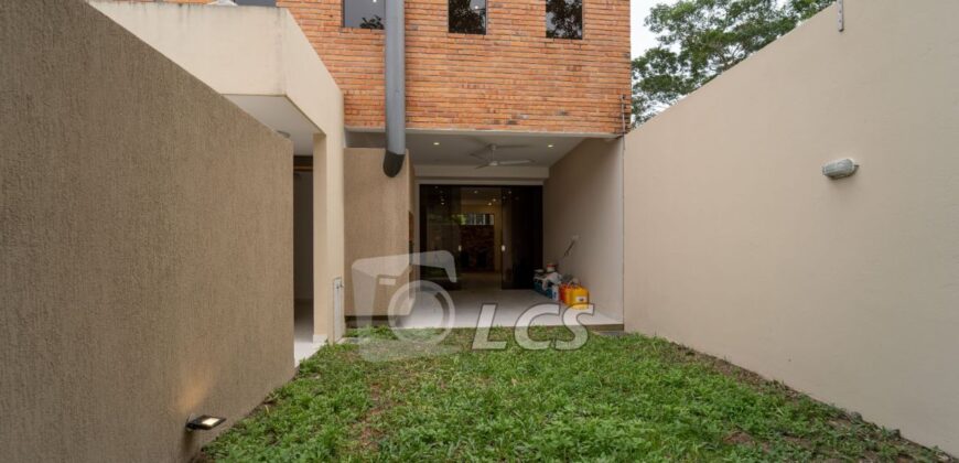 0159 DUPLEX EN LAMBARE, ZONA BALANSA CENTRO MÉDICO