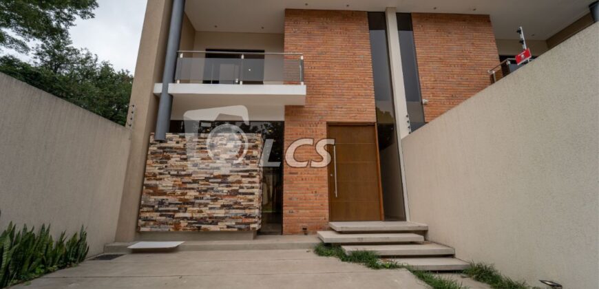 A0184 ALQUILO DUPLEX EN LAMBARE, ZONA EX HOSPITAL DEL CORAZÓN