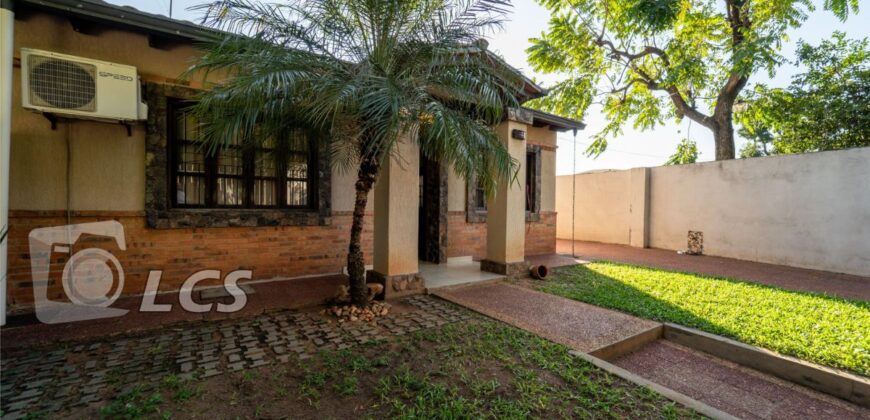 0165 CASA EN BARRIO SANTA ANA, ZONA UNIVERSIDAD CATÓLICA