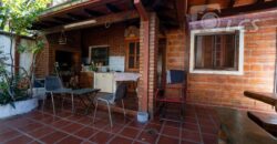 0157 CASA EN BARRIO MBURUCUYA, ZONA FACULTAD DE DERECHO 
