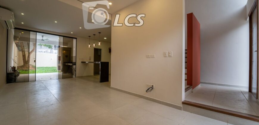 A0184 ALQUILO DUPLEX EN LAMBARE, ZONA EX HOSPITAL DEL CORAZÓN