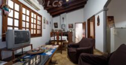 0157 CASA EN BARRIO MBURUCUYA, ZONA FACULTAD DE DERECHO 
