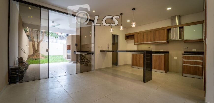 A0184 ALQUILO DUPLEX EN LAMBARE, ZONA EX HOSPITAL DEL CORAZÓN