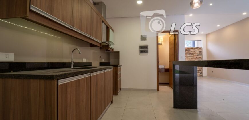 A0184 ALQUILO DUPLEX EN LAMBARE, ZONA EX HOSPITAL DEL CORAZÓN