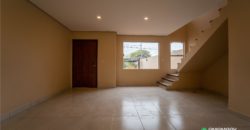 0181 DUPLEX EN LAMBARÉ, ZONA YACHT Y GOLF CLUB