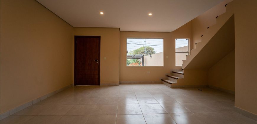 0181 DUPLEX EN LAMBARÉ, ZONA YACHT Y GOLF CLUB