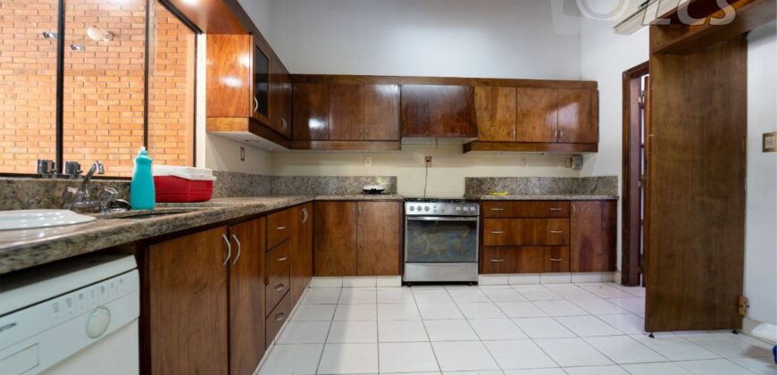 A0198 ALQUILO CASA EN LAMBARÉ, CONDOMINIO PLAZA DE LOS MANGOS
