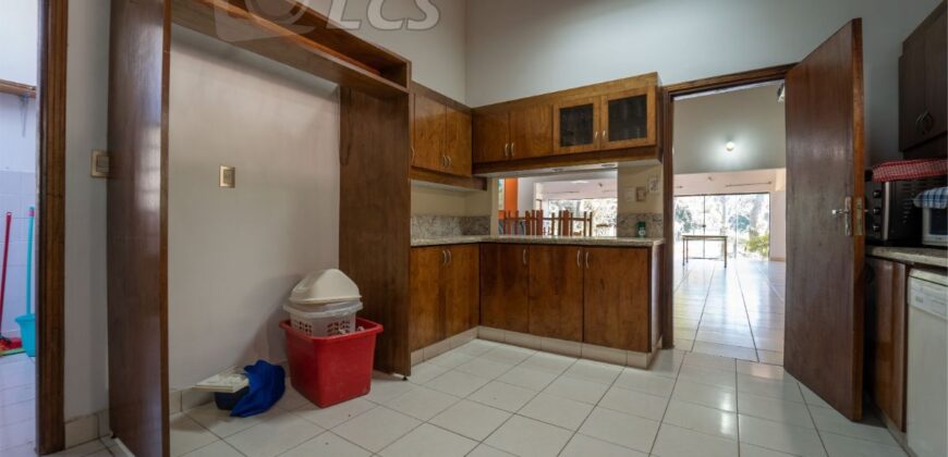 A0198 ALQUILO CASA EN LAMBARÉ, CONDOMINIO PLAZA DE LOS MANGOS